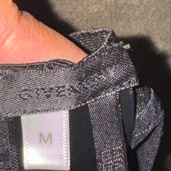 Black Givenchy leggings. Mesh with all over Givenchy logo. - Picture 12 of 12